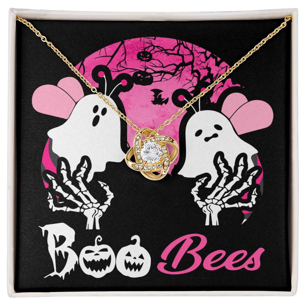 Collar con nudo de amor de Boo Bees