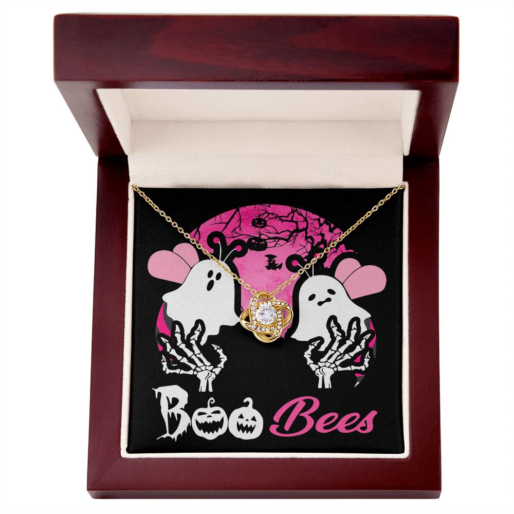 Collar con nudo de amor de Boo Bees