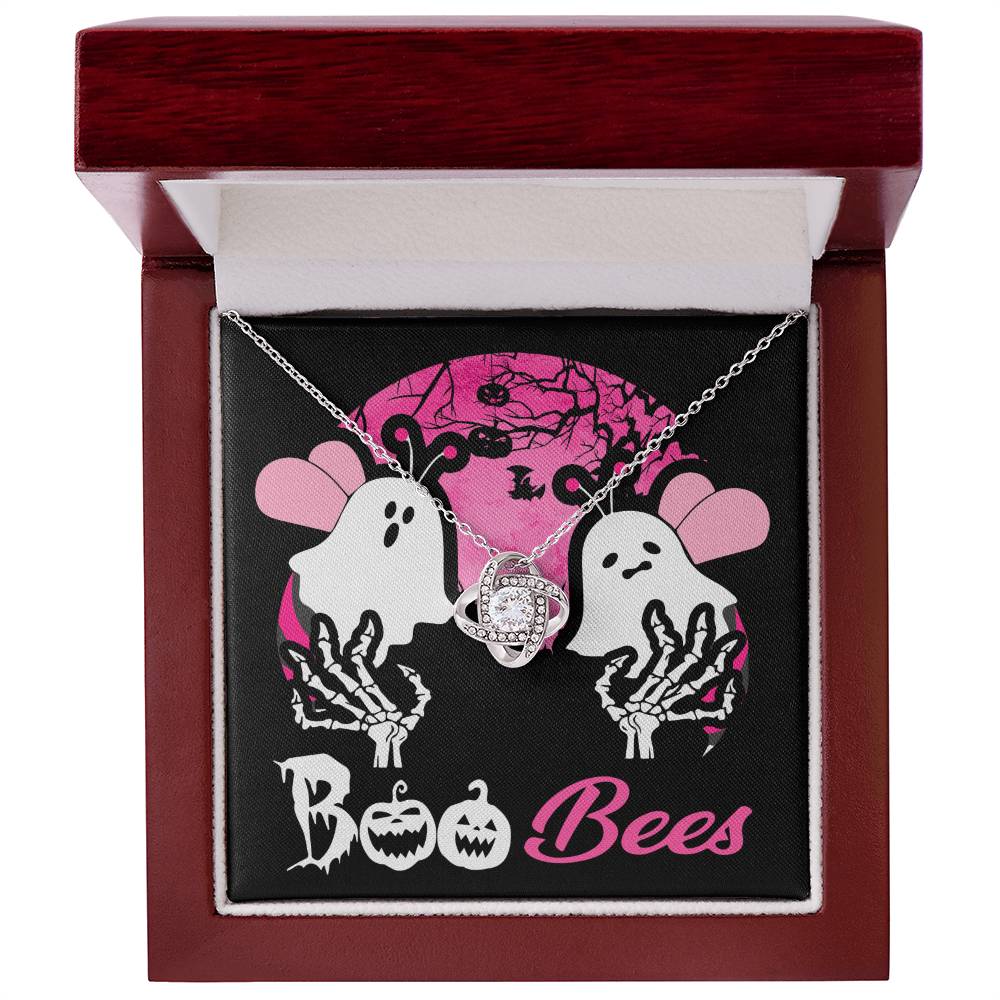 Collar con nudo de amor de Boo Bees
