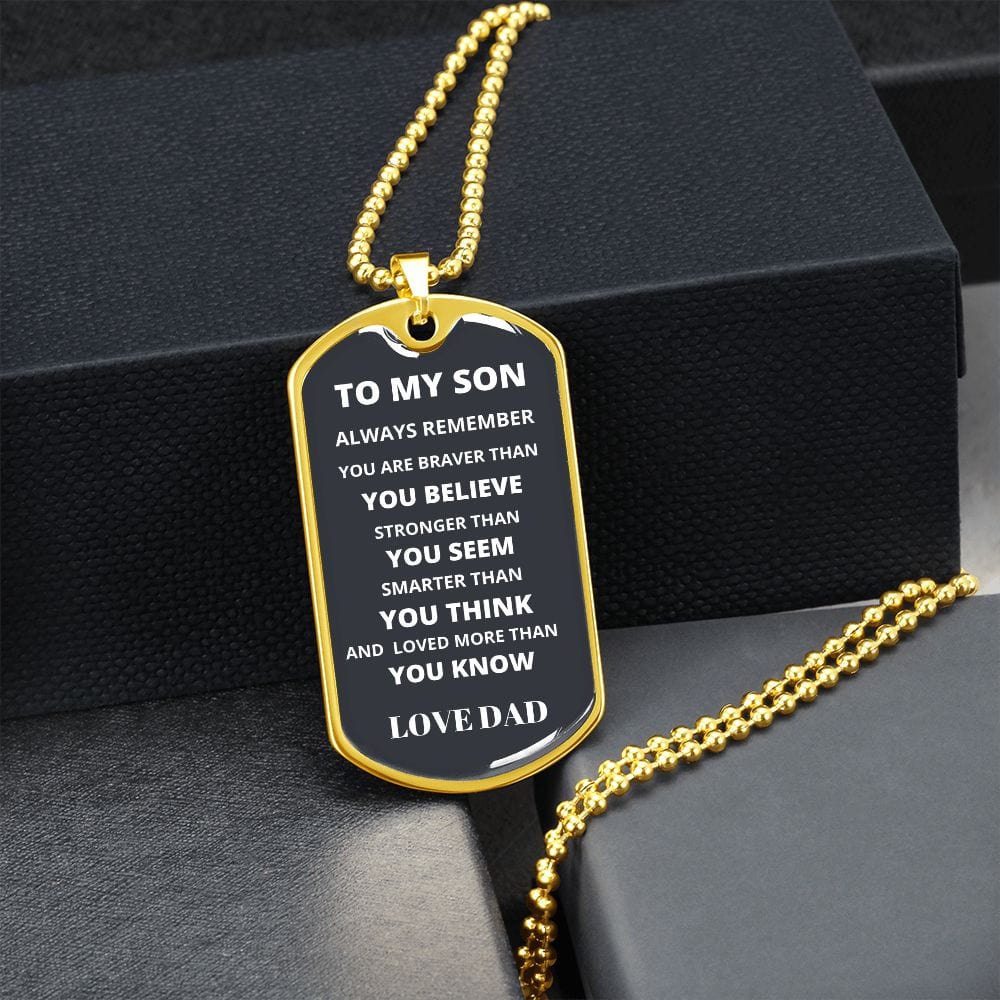 De papá a hijo: placa y cadena para perros de lujo de estilo militar