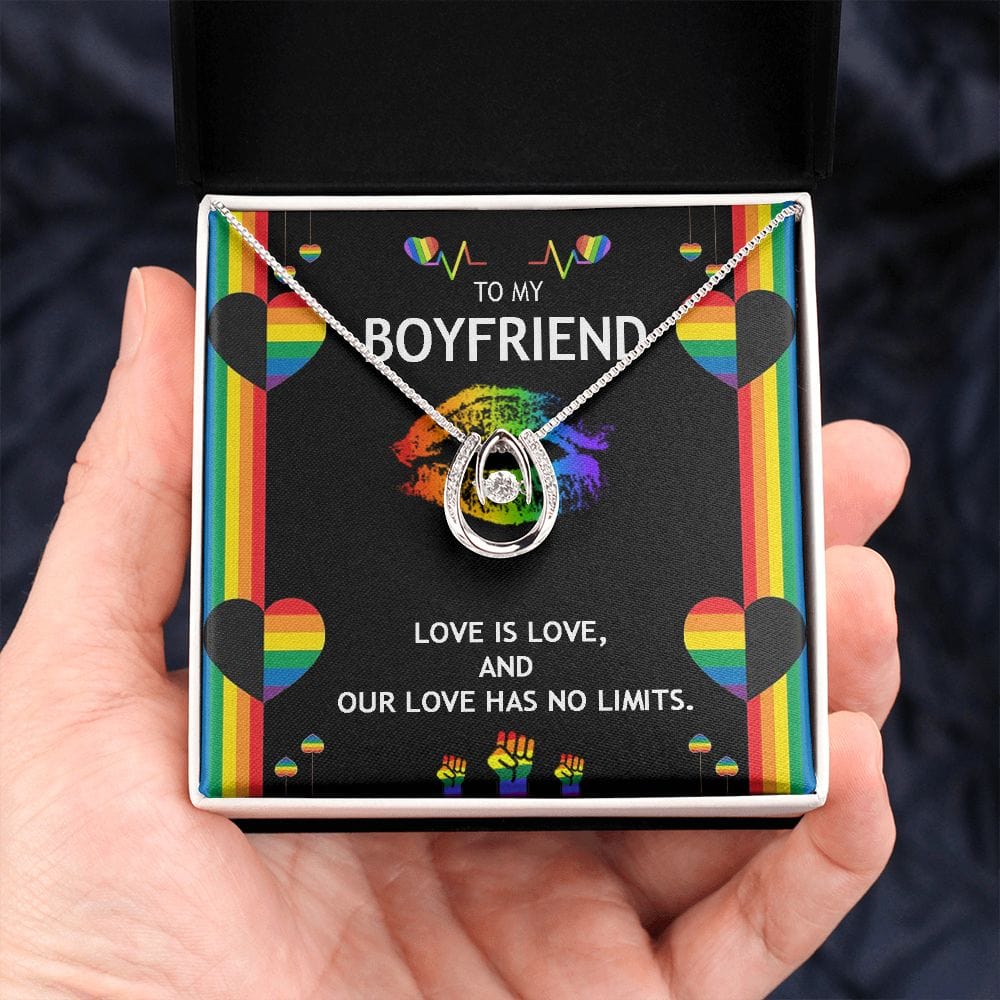 Novio afortunado en el amor