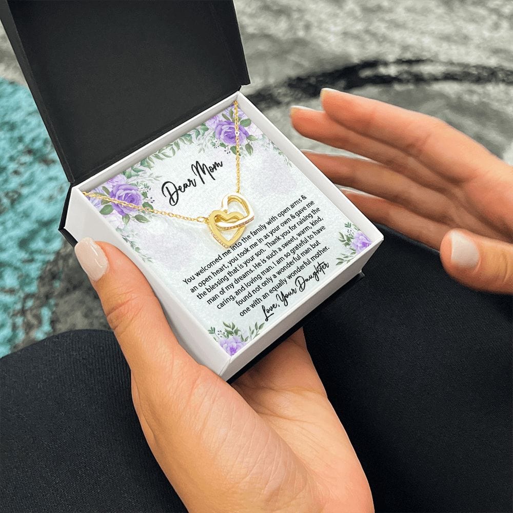 Querida mamá, me diste la bienvenida al collar familiar