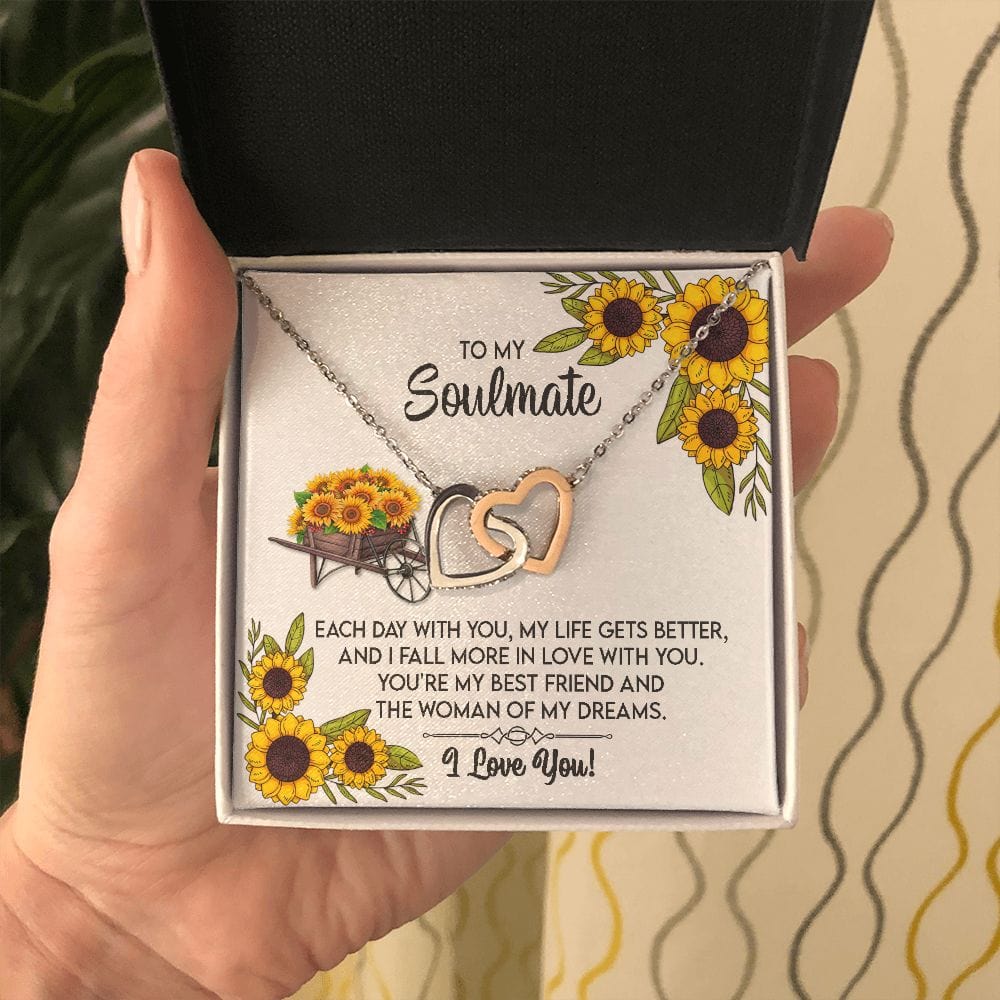 A mi alma gemela: cada día contigo, mi vida mejora.