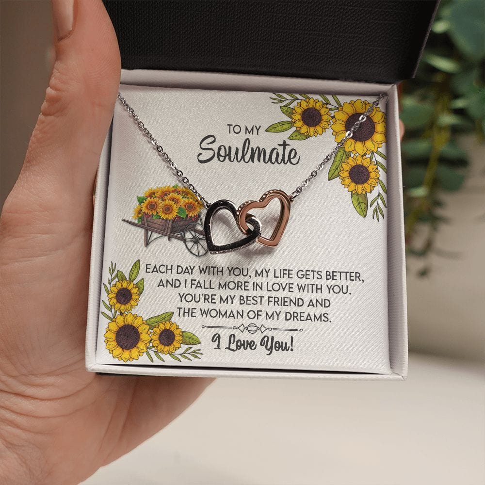 A mi alma gemela: cada día contigo, mi vida mejora.