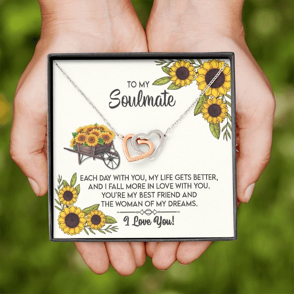 A mi alma gemela: cada día contigo, mi vida mejora.