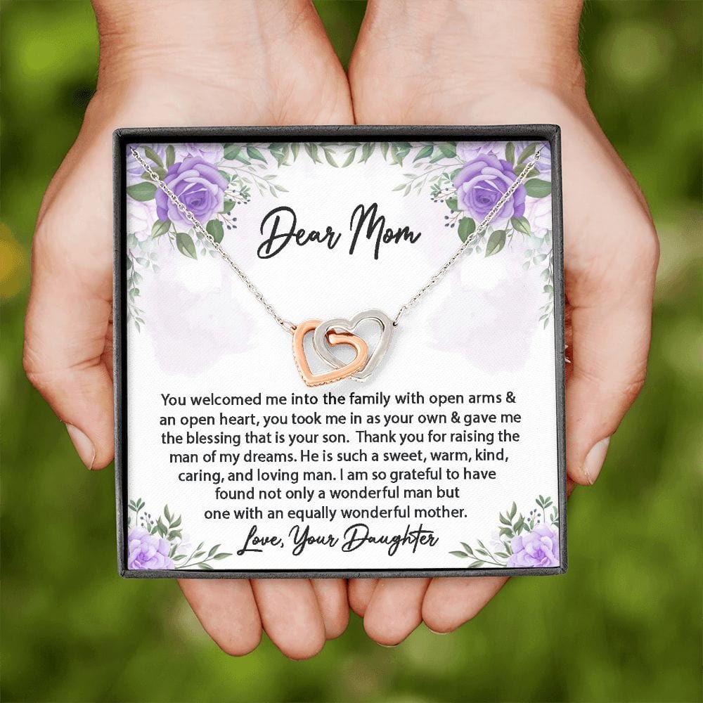 Querida mamá, me diste la bienvenida al collar familiar