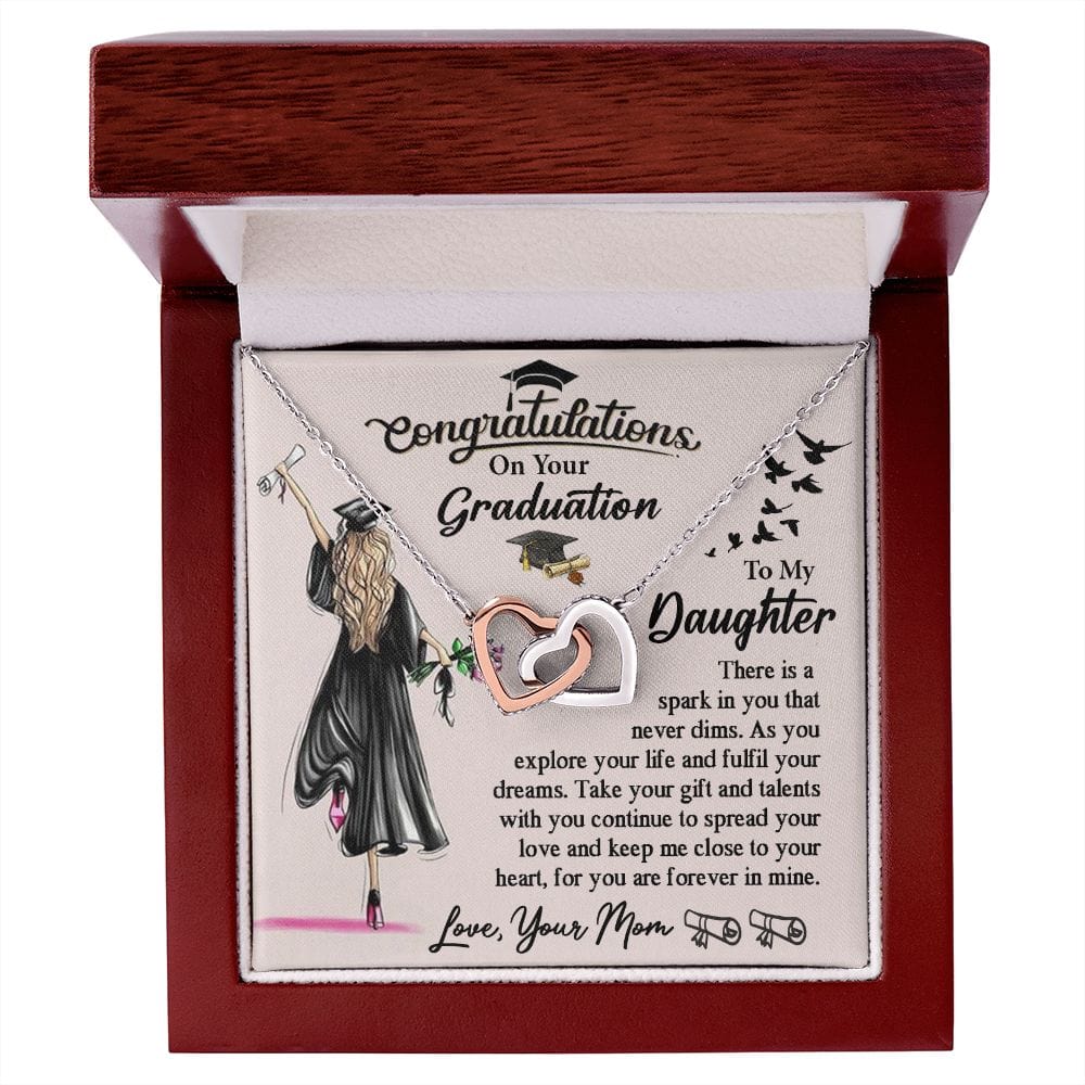 Felicitaciones por tu graduación, hija.