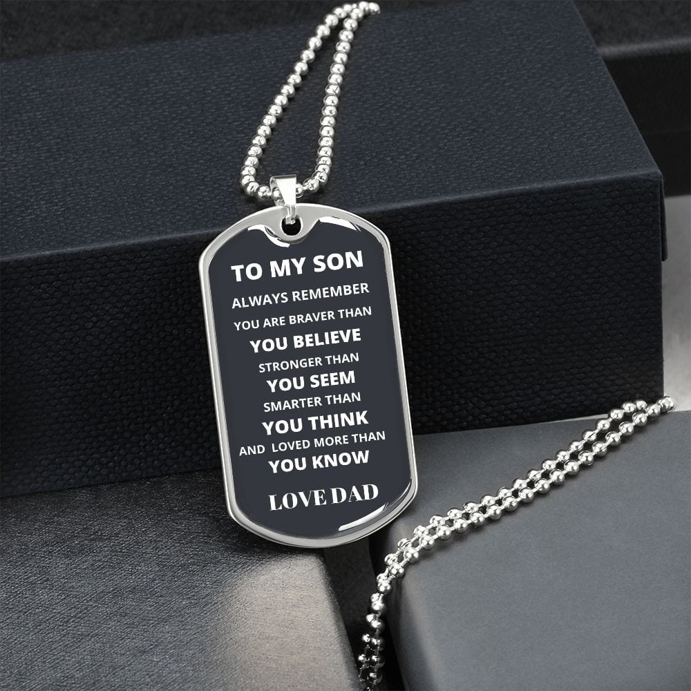De papá a hijo: placa y cadena para perros de lujo de estilo militar