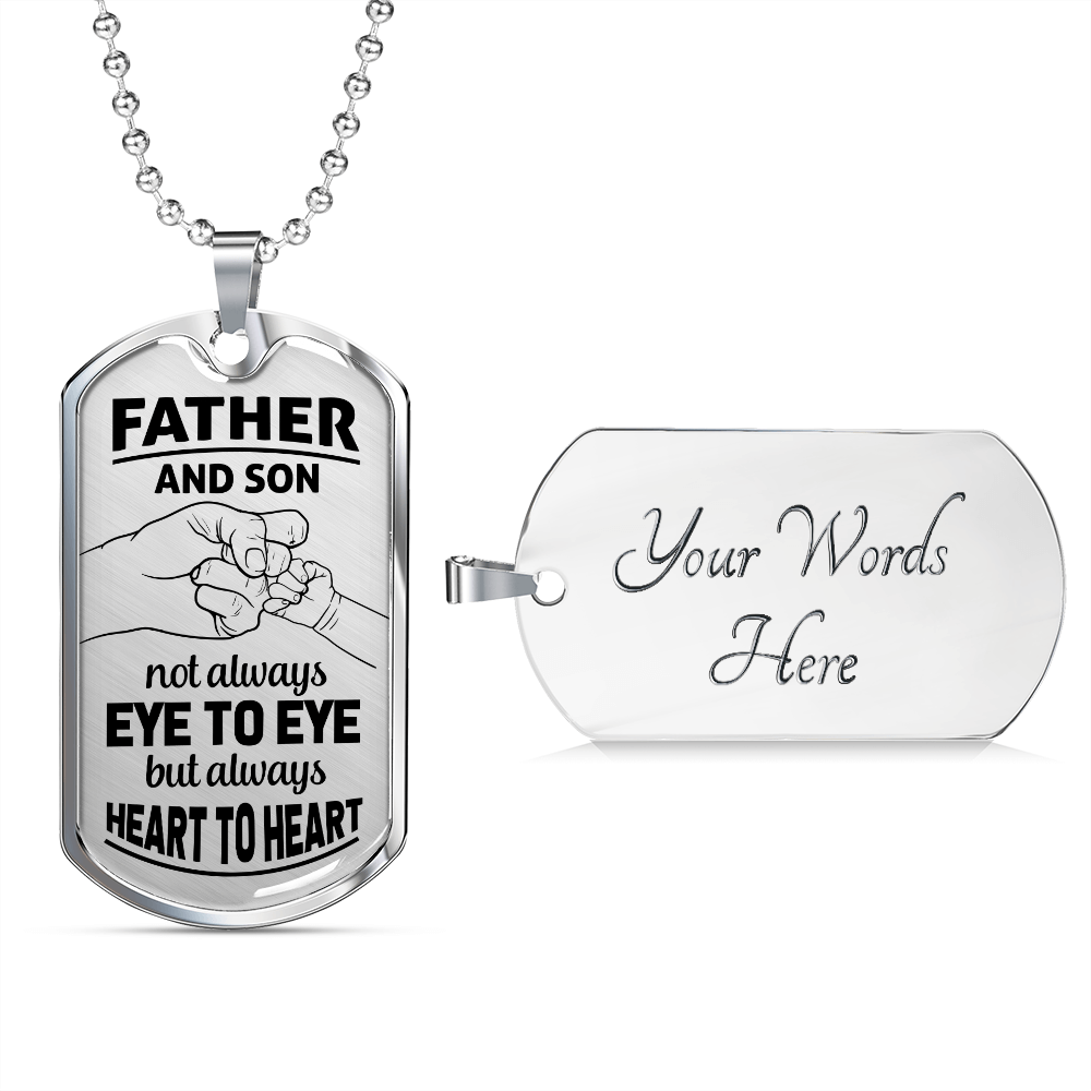 Padre e hijo, no siempre cara a cara: placa y cadena para perros de lujo de estilo militar