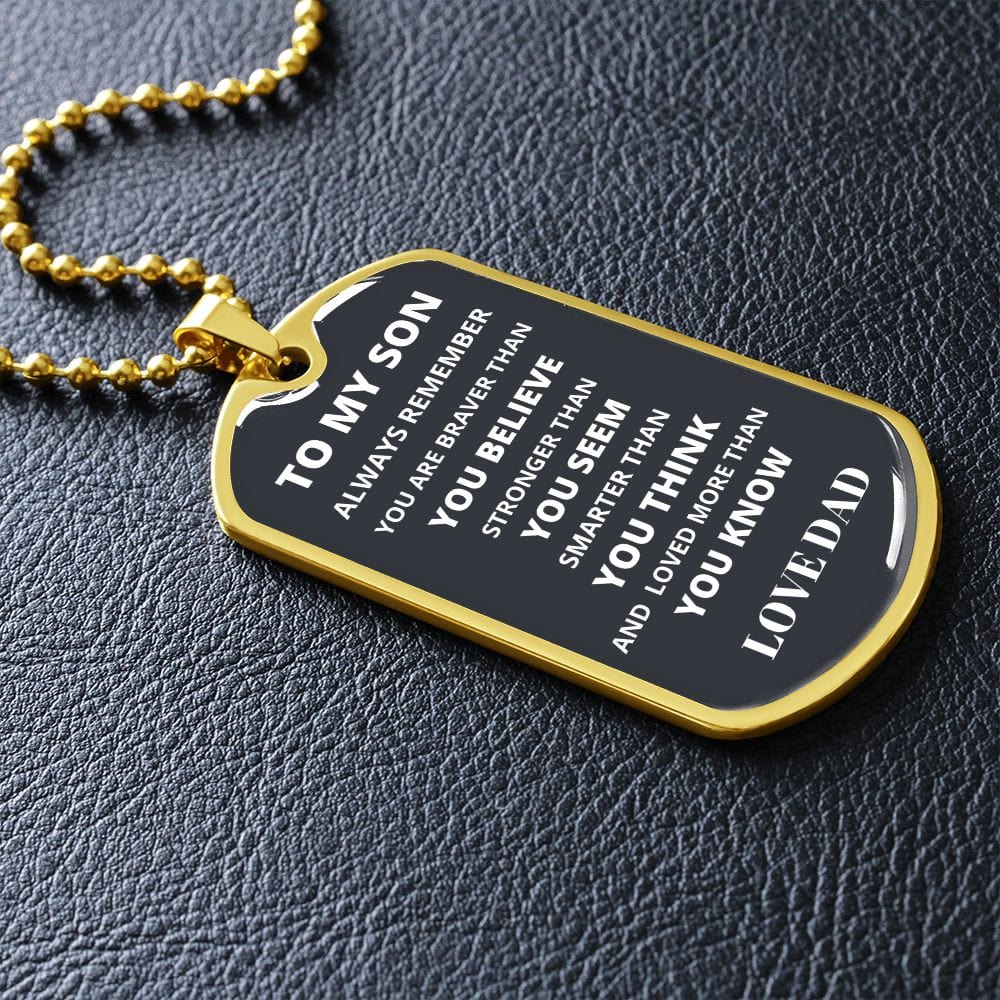 De papá a hijo: placa y cadena para perros de lujo de estilo militar