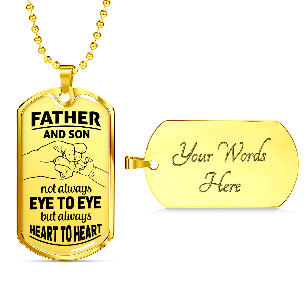 Padre e hijo, no siempre cara a cara: placa y cadena para perros de lujo de estilo militar