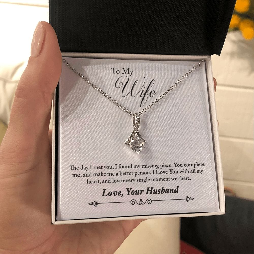 A la esposa del marido: collar de belleza seductora