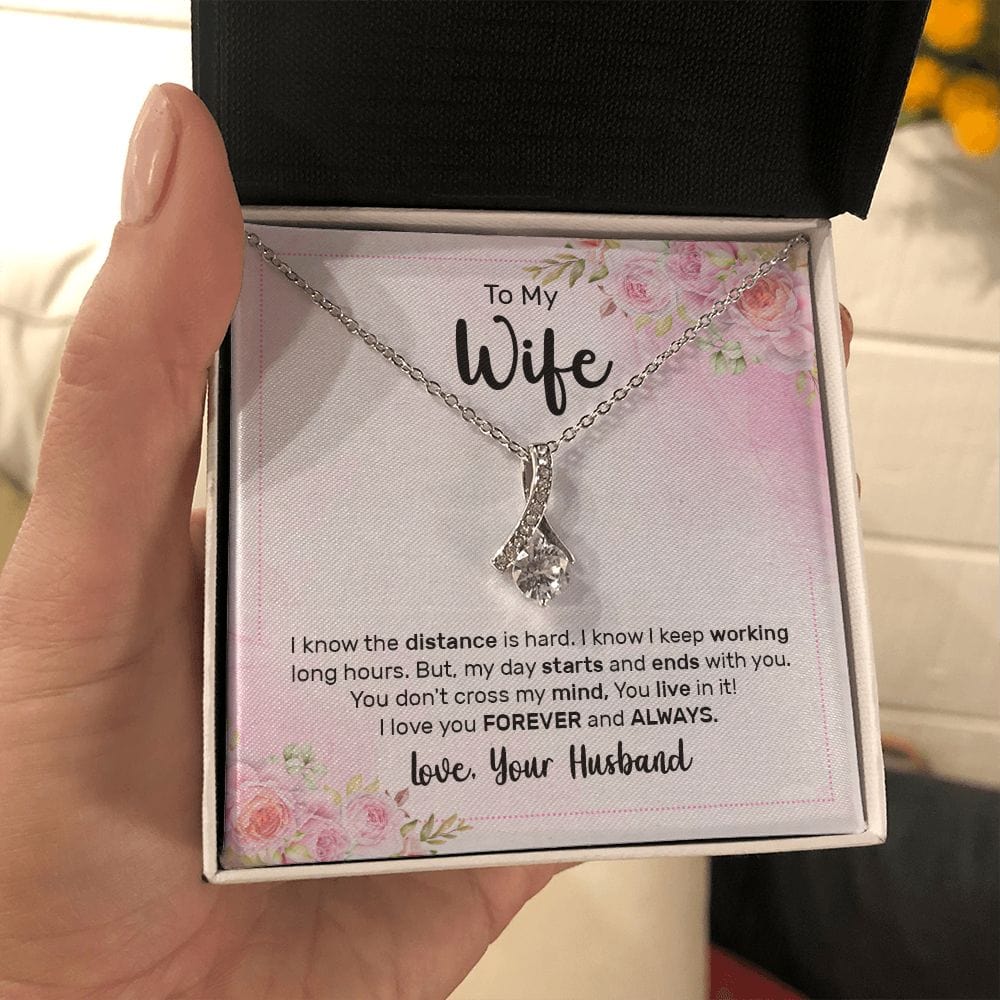 Para mi esposa, sé que la distancia es difícil: collar de belleza seductor